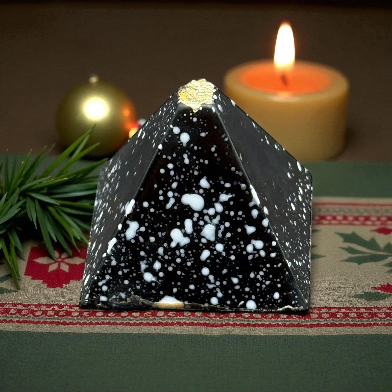 Pirâmide - Bombom belga artesanal da Kati Andrade Ateliê